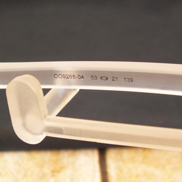 NEW Oakley Latch Matte Clear/Black Iridium UNISEX - Picture 6 of 8